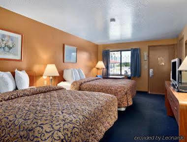 Howard Johnson By Wyndham Boise Exterior photo