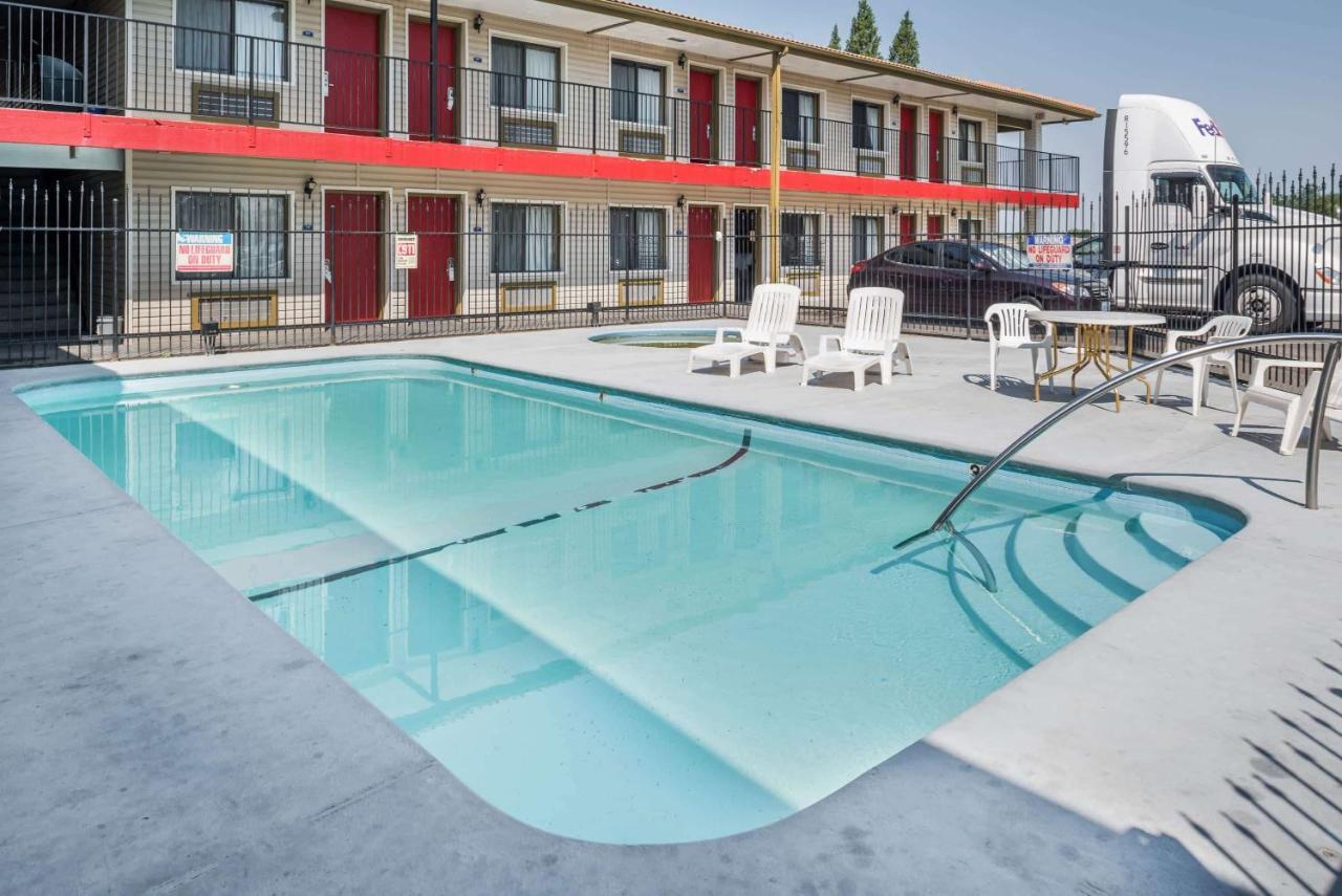 Howard Johnson By Wyndham Boise Exterior photo